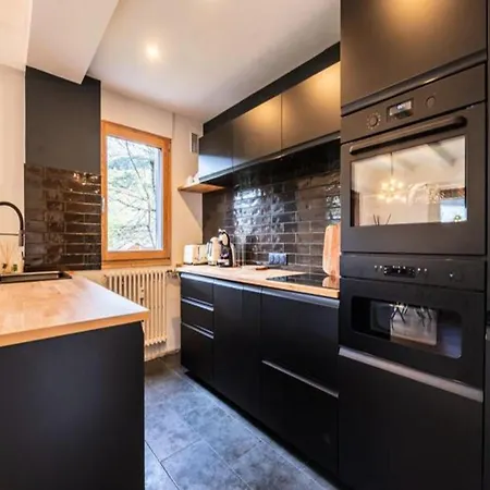 Apartment For 10 People *